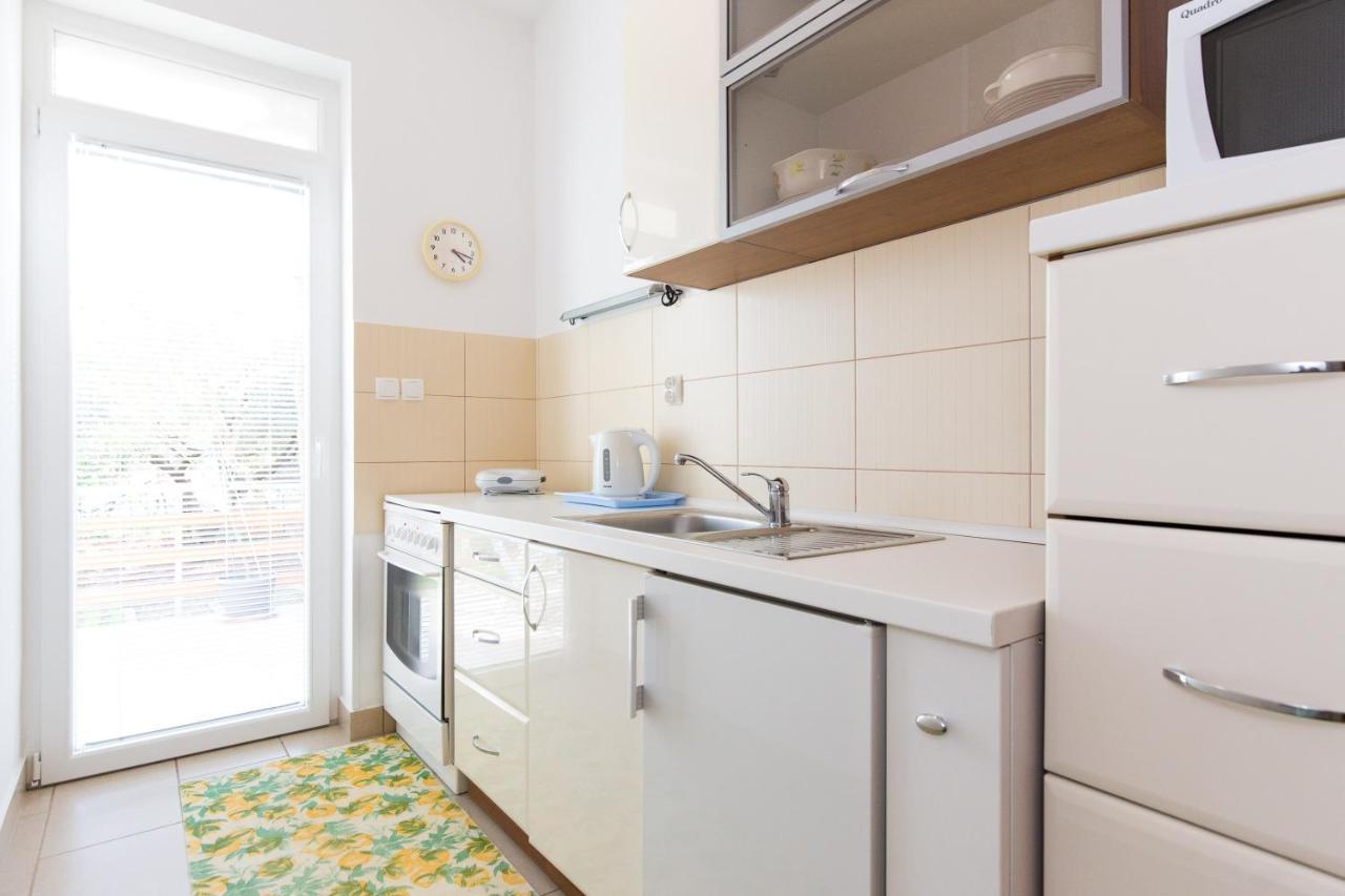 Apartments And Rooms With Parking Space Krk - 5294 Крк Экстерьер фото
