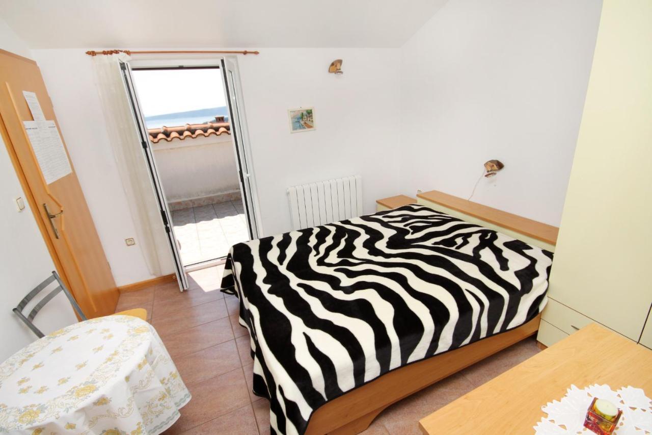 Apartments And Rooms With Parking Space Krk - 5294 Крк Экстерьер фото