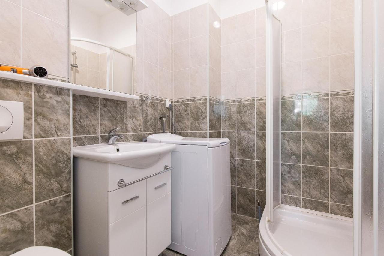 Apartments And Rooms With Parking Space Krk - 5294 Крк Экстерьер фото