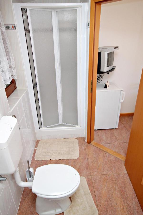 Apartments And Rooms With Parking Space Krk - 5294 Крк Экстерьер фото